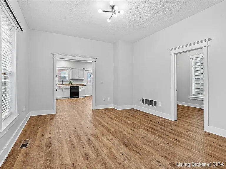 1744 Ekin Ave — Photo 6