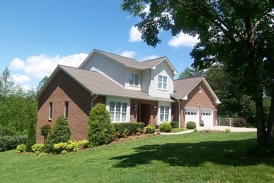 1st image of 2730 Lakeview Dr