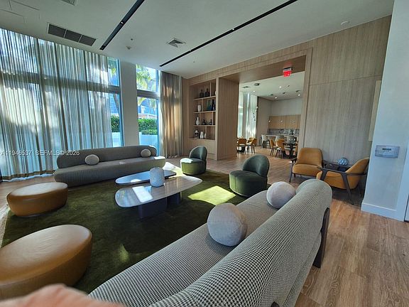 5th image of 90 SW 3rd St APT 3706