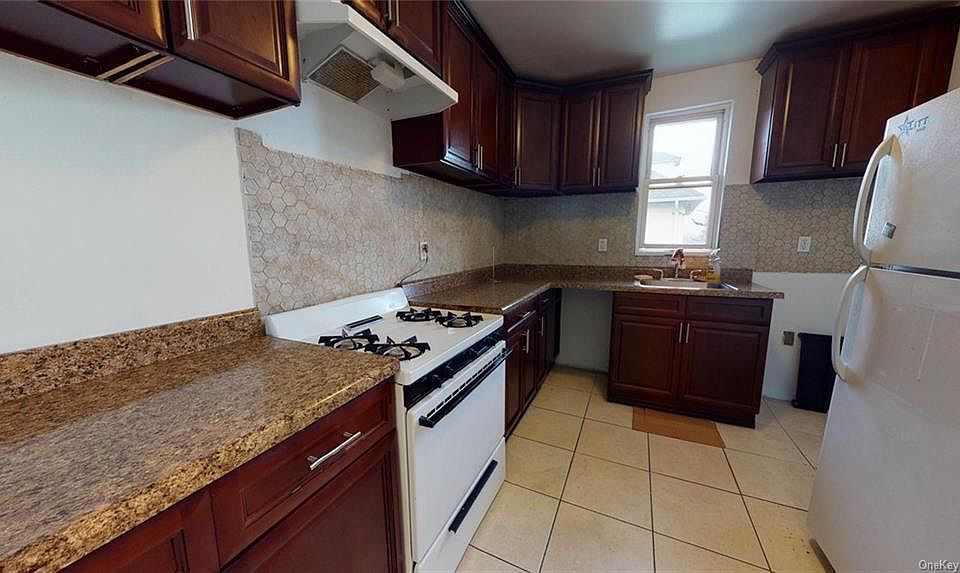 1st image of 127 N Columbus Ave