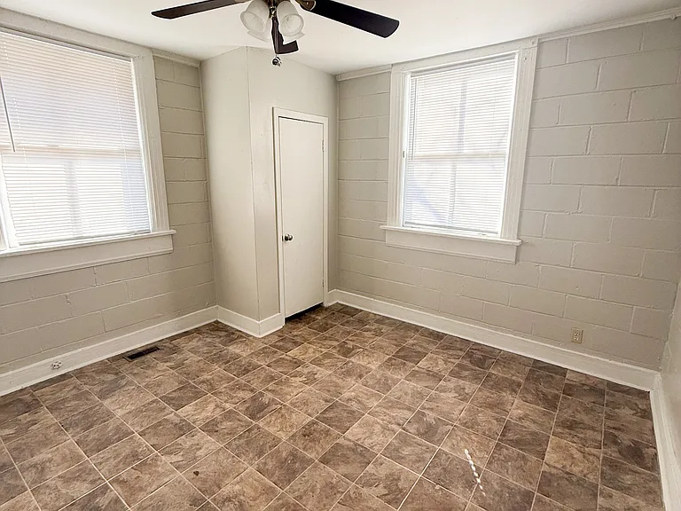 913 Pine St — Photo 13