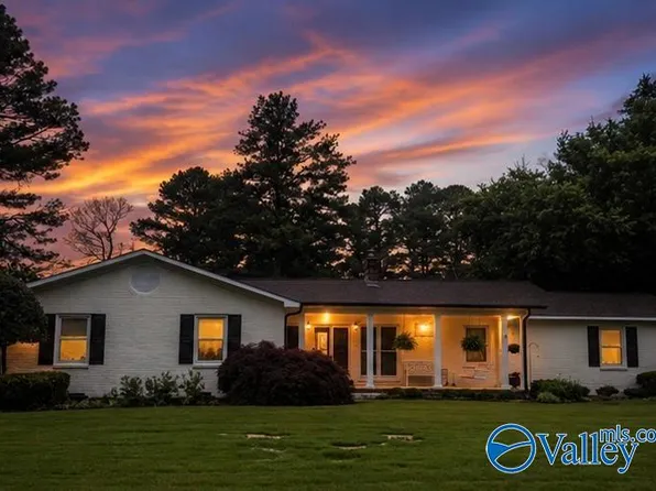 1503 Fairway Dr SE, Decatur, AL 35601