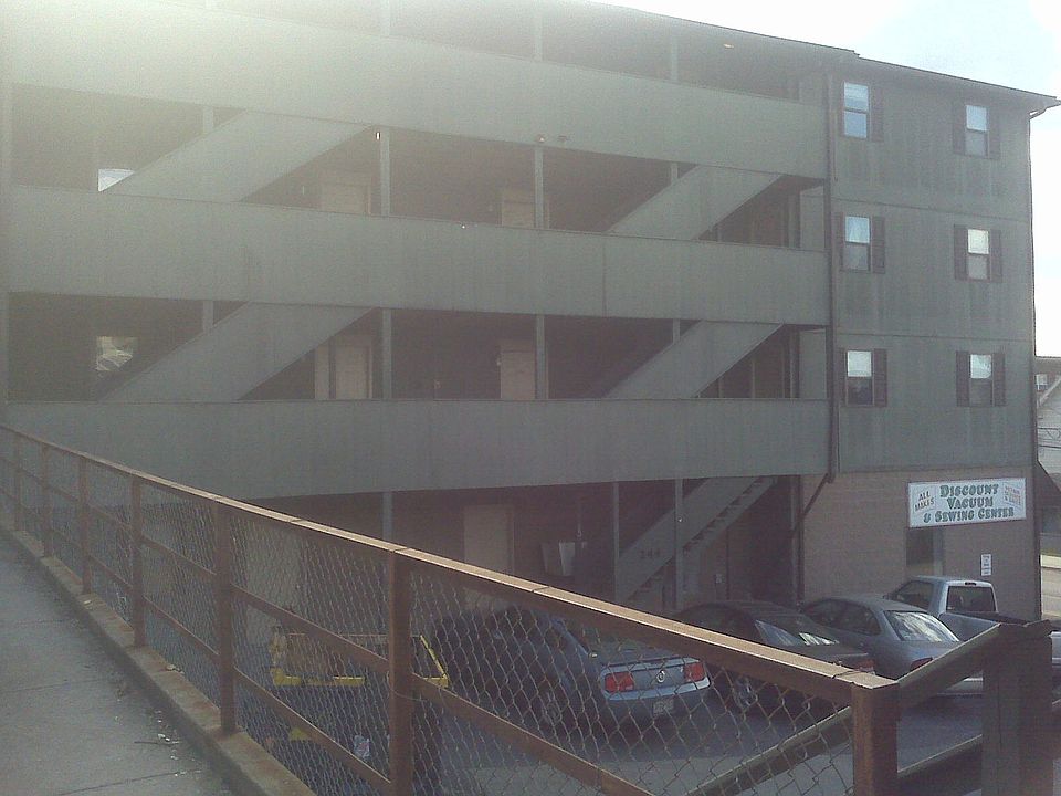 2nd image of 244 Beechurst Ave APT 9