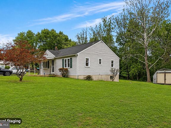 3rd image of 2715 Cullum Rd