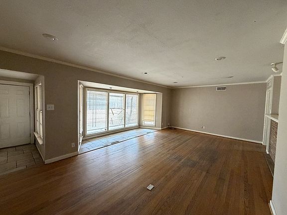 4th image of 3604 24th St