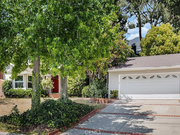 3511 Paraiso Way — Photo 3