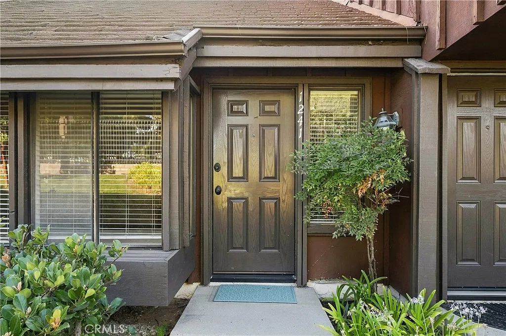 1 bed, 1211 sqft, $3,300 — Photo 2