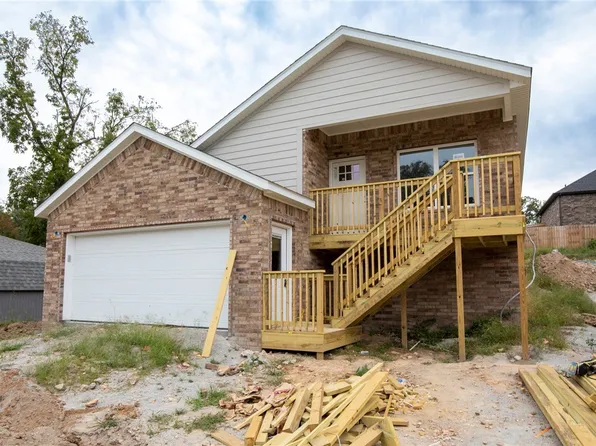 1308 Valley Dr, Gentry, AR 72734