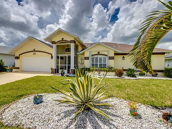 5th image of 2566 SW 27th Ave