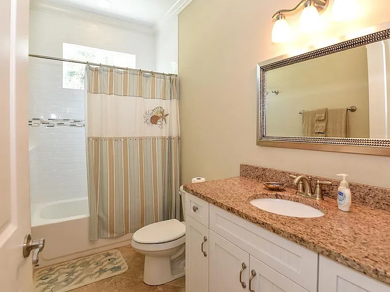 1206 Hill St — Photo 21