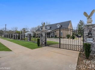 206 Cedar Dr, Salisbury, NC 28147