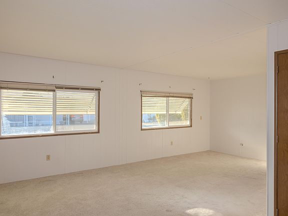5th image of 1001 Roguelea Ln