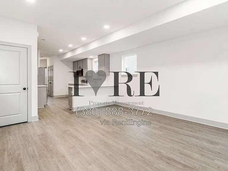 976 Ellsworth Ave — Photo 13