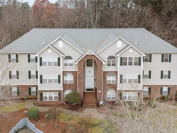 831 Timberline Ridge Ct, Winston Salem, NC 27106