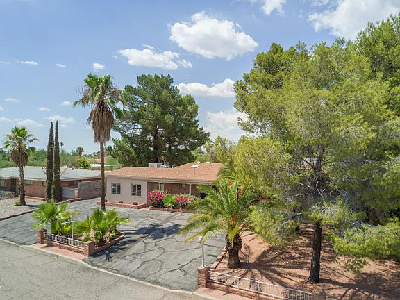 3rd image of 3625 E Calle Del Prado