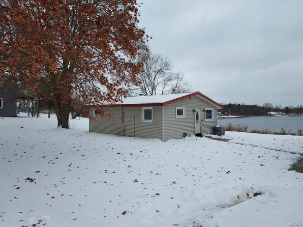 980 Marr Lake Rd, Onsted, MI 49265
