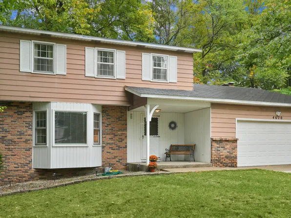 4670 Larkwood Dr SE, Kentwood, MI 49508