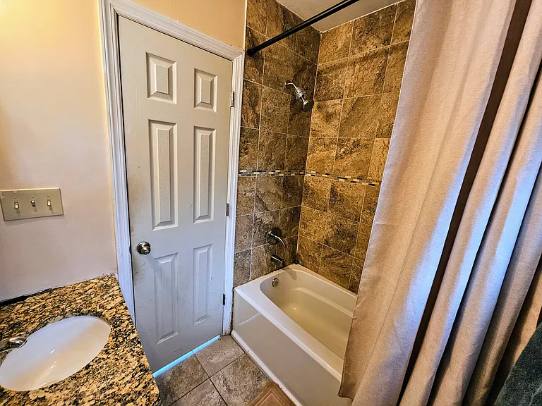Fl 1 Full Bathroom #1