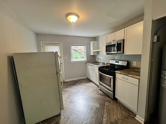 2nd image of 408-410 Dobson St #410-C
