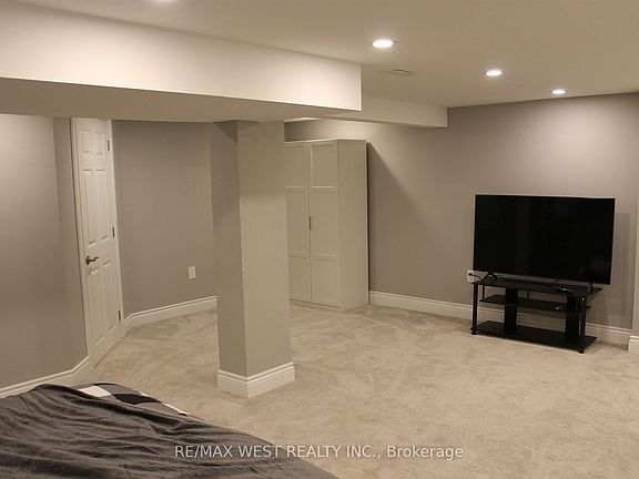 2nd image of 520 Dogwood Ave