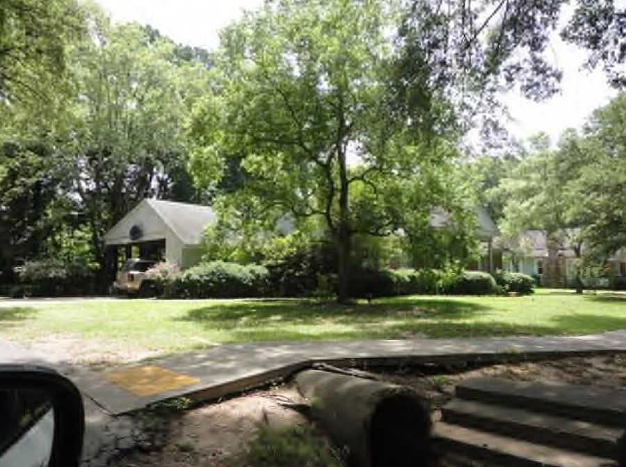 2nd image of 501 S Main St
