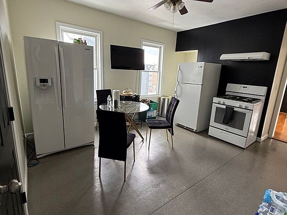 4th image of 30 Ekman St