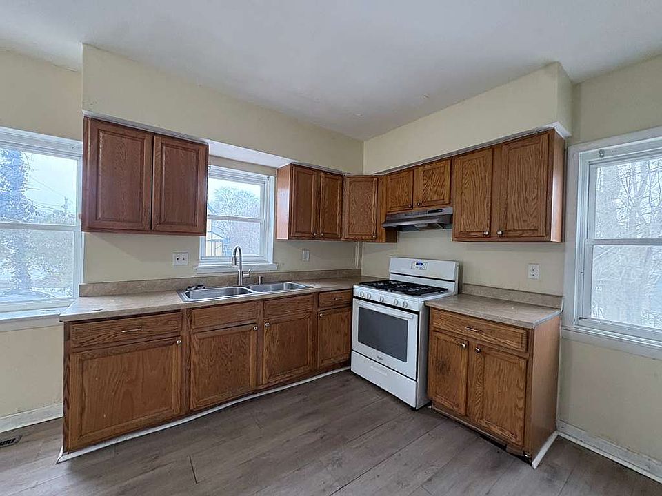 1st image of 220 Lenox St #220