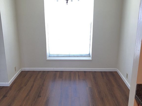 5th image of 990 Mangrove Ave #C