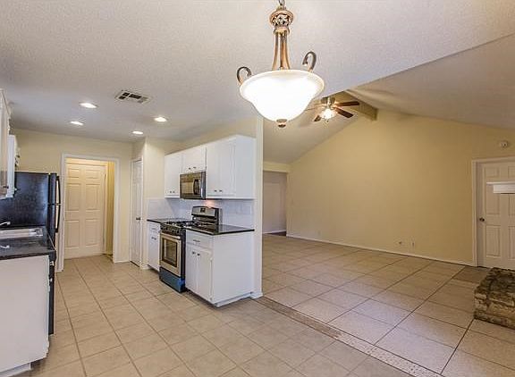 2nd image of 2407 Meadow Brook Dr
