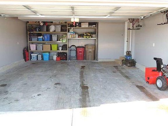 4th image of 207 Almond Ave