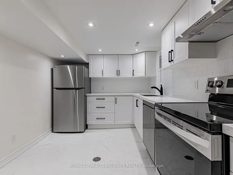 5 Rochelle Cres — Photo 15