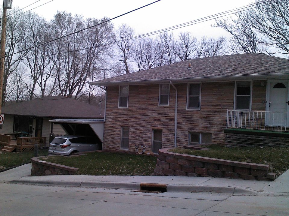 off street parking with carport