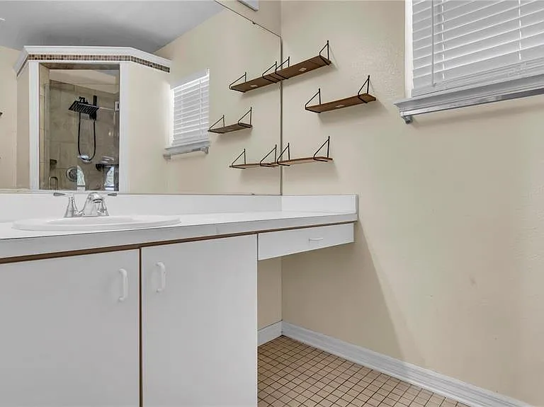37 Peterlee Ct — Photo 12
