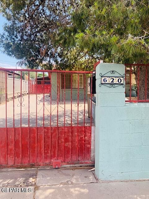 1st image of 620 N Clark Dr