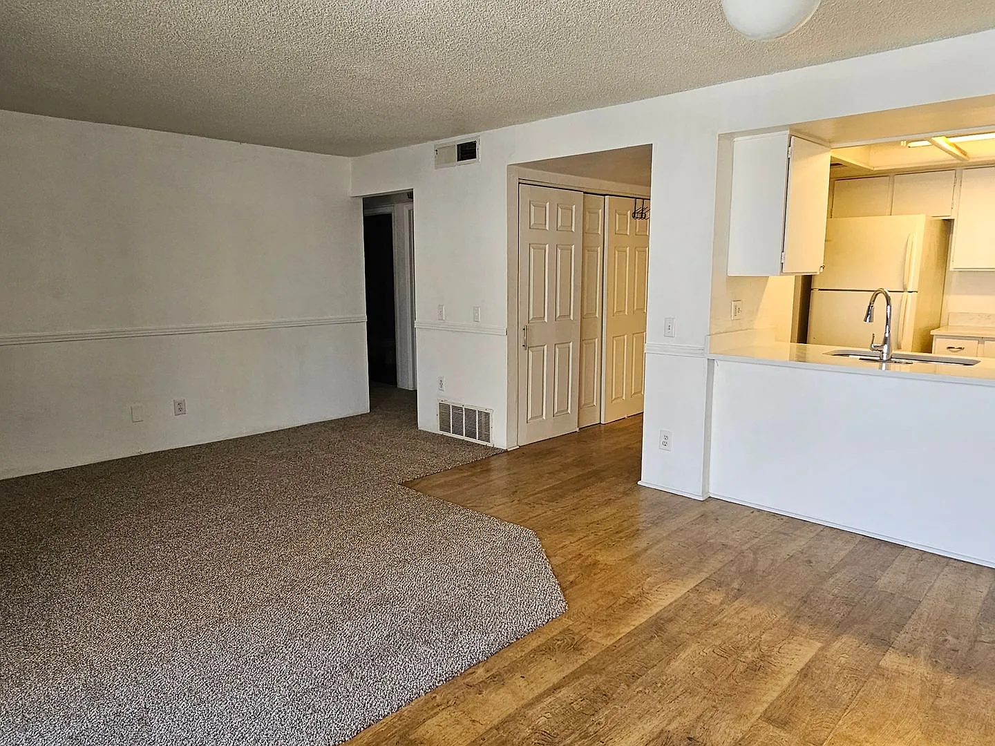 Roomy 1 Bedroom Condo on 2nd Floor with Covered Balcony — Photo 2