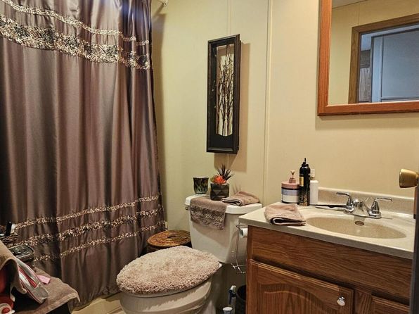 119 Sycamore St, Wilton, IA 52778