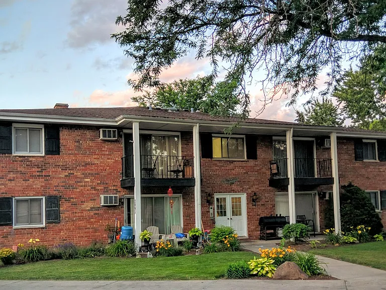 2091 Vernon Dr #3 — Photo 1