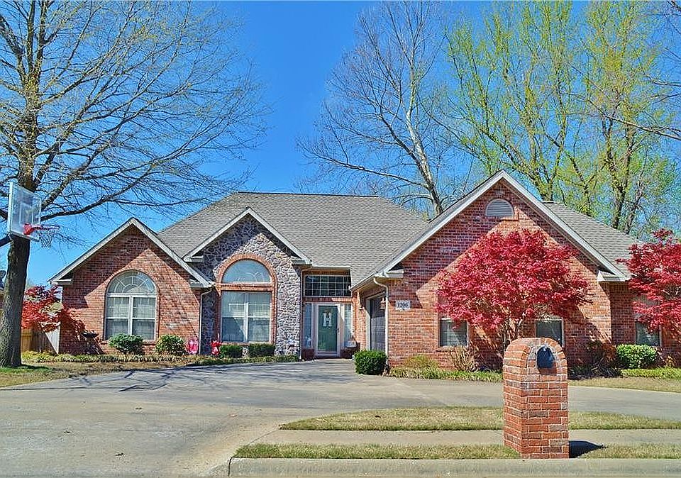 1st image of 1206 N Wren Dr
