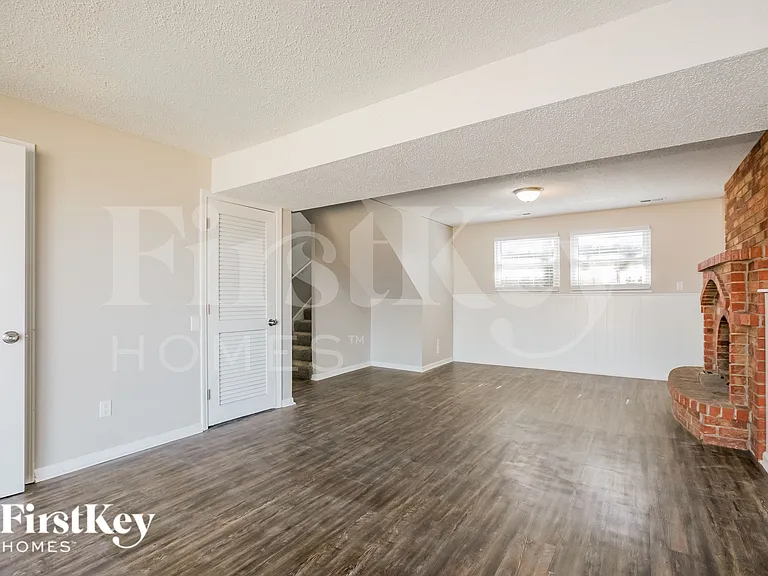 8418 NW 68th St — Photo 11