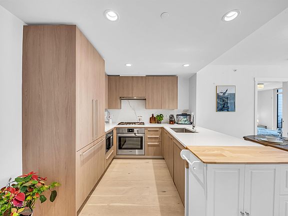 4th image of 2707 Library Ln #305