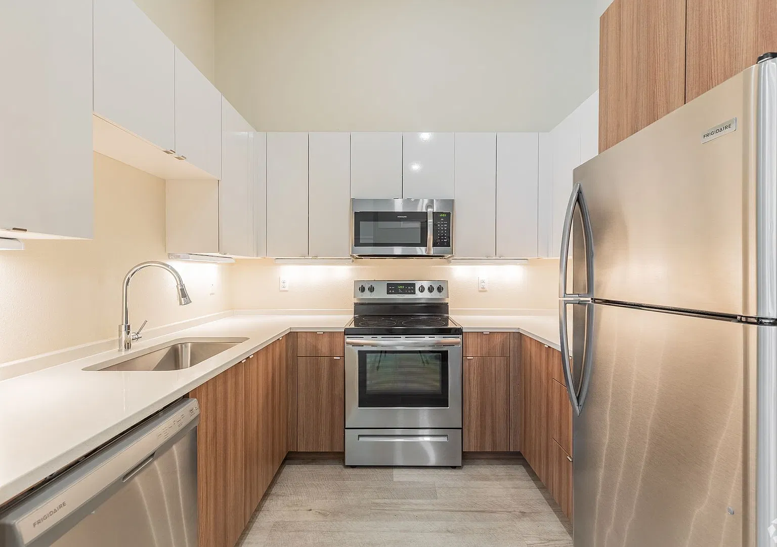 Skidmore Apartments Available! 2 bed, 1 bath Unit — Photo 1