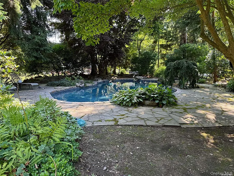 8 Valley Rd — Photo 22