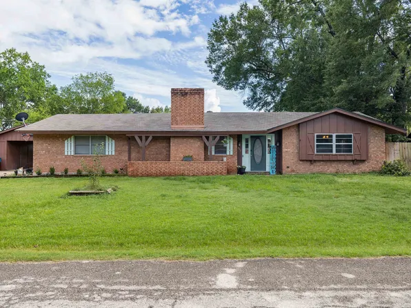 302 Clover Ln, Big Sandy, TX 75755