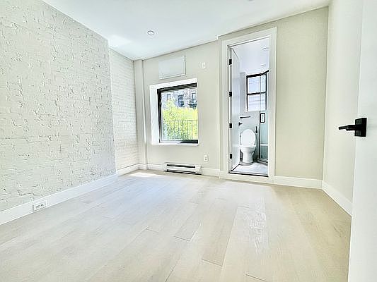 5th image of 326 E 89th St APT 5W