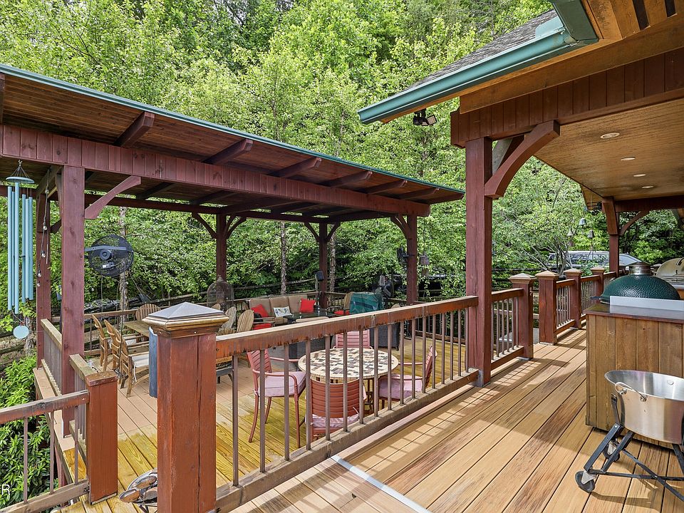 19th image of 1319 Licklog Hollow Rd