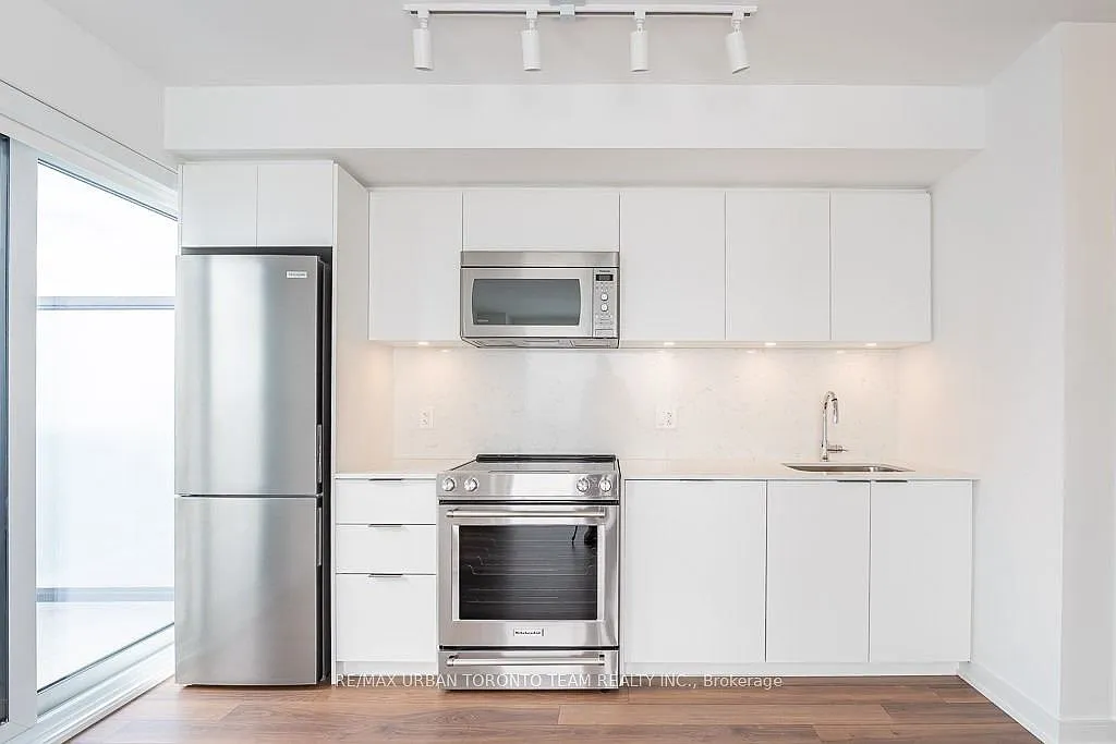 2 bed, $2,300 — Photo 2