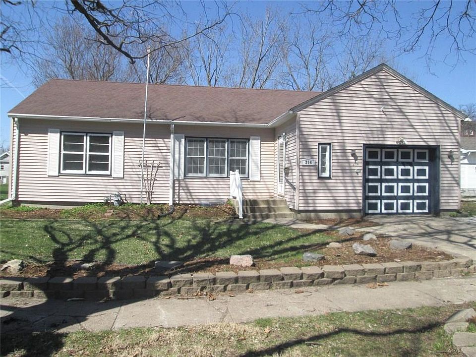 1st image of 214 S 1st St