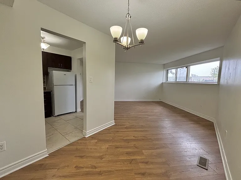 425 Rathburn Rd E #74 — Photo 7
