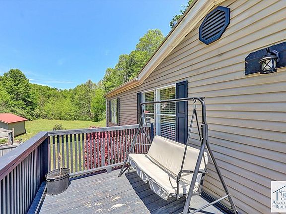 4th image of 631 Trot Valley Rd