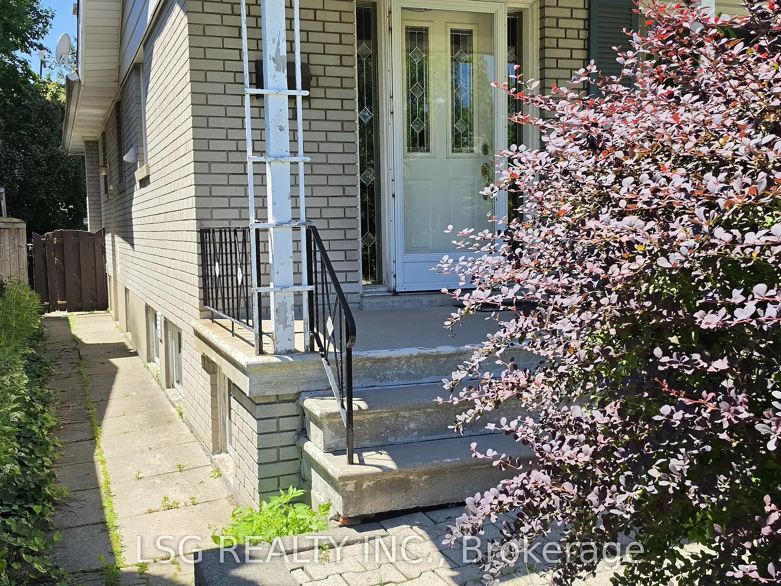 2 bed, $2,400 — Photo 2
